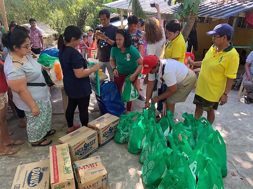 Lasallians mobilize for Taal victims