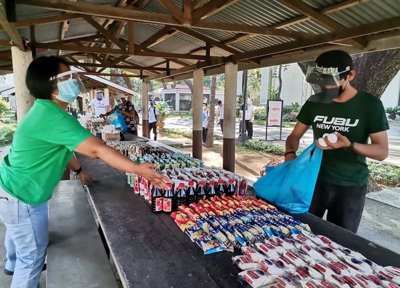 Lasallians reach out through Damayan Pantry