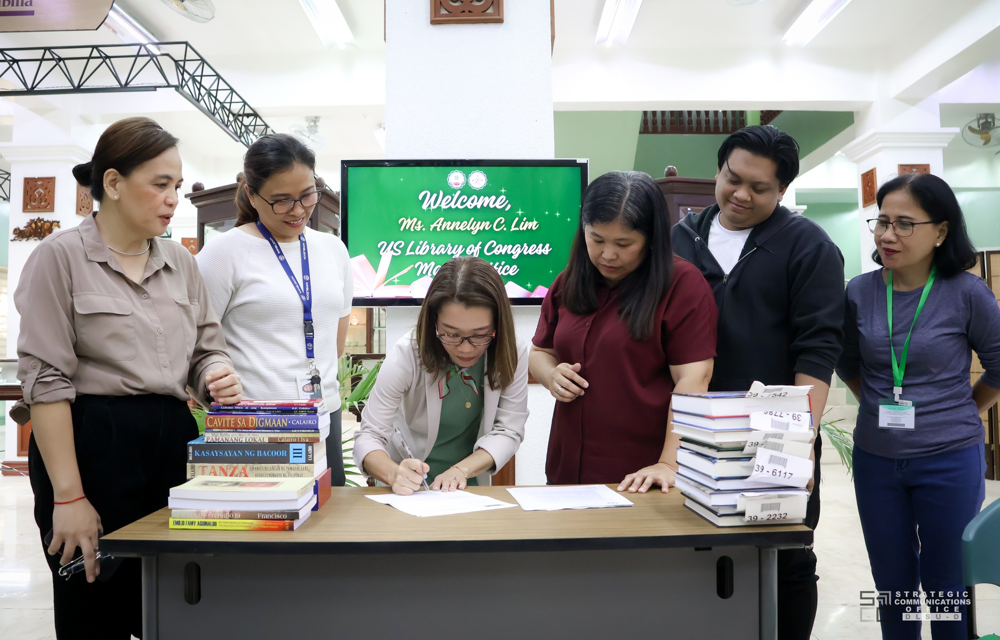 DLSU-D donates books to the Library of Congress