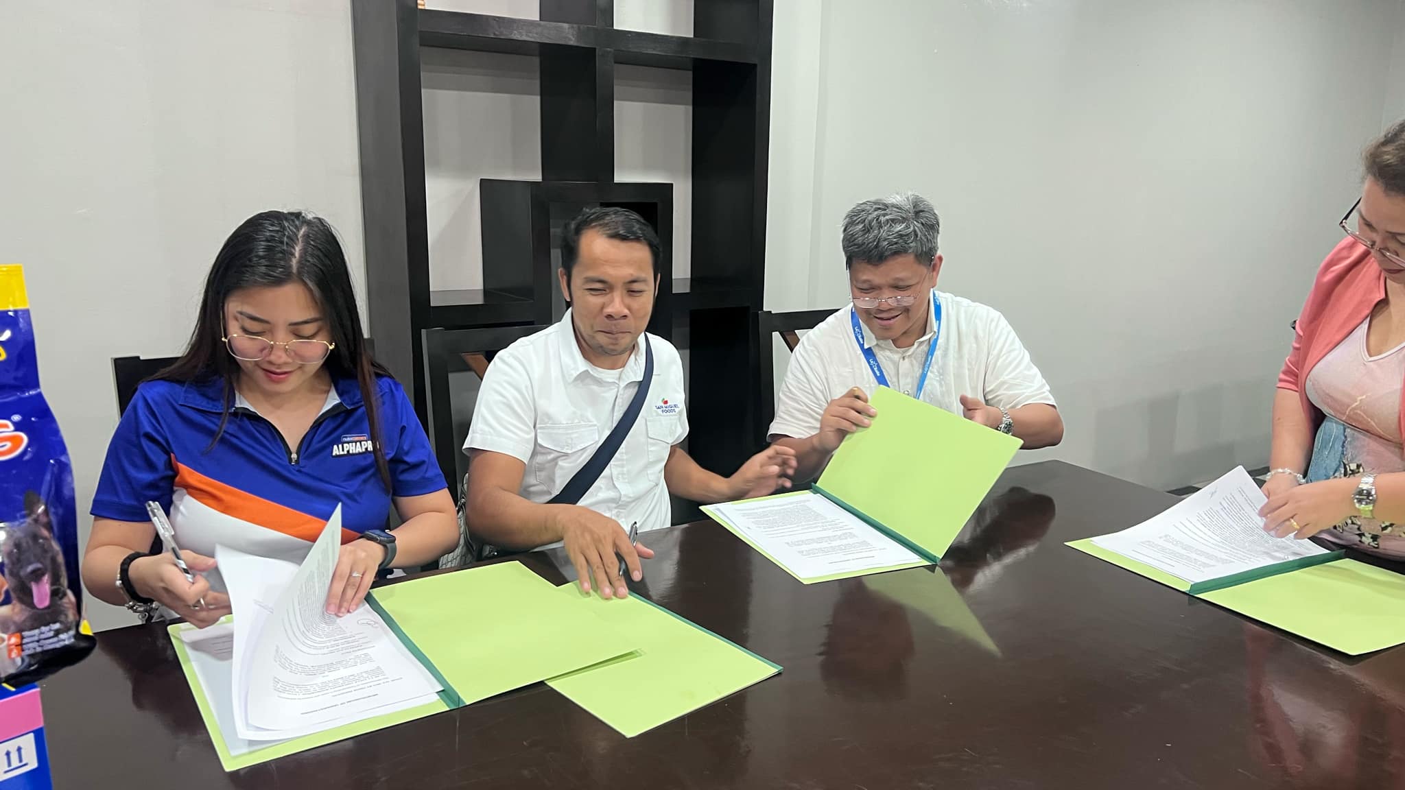 𝐍𝐮𝐫𝐭𝐮𝐫𝐢𝐧𝐠 𝐎𝐮𝐫 𝐂𝐚𝐦𝐩𝐮𝐬 𝐂𝐨𝐦𝐩𝐚𝐧𝐢𝐨𝐧𝐬: 𝐀 𝐂𝐨𝐥𝐥𝐚𝐛𝐨𝐫𝐚𝐭𝐢𝐨𝐧 𝐟𝐨𝐫 𝐂𝐚𝐫𝐞
