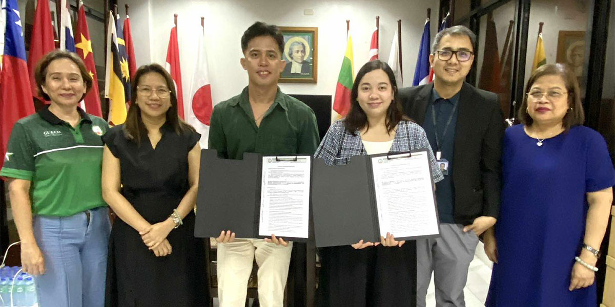 MBA Students Sign Contract for International Exchange Program