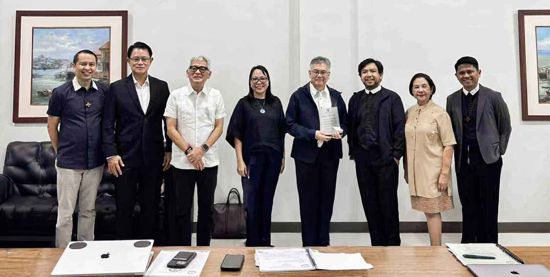 DLSU-D Honors Outgoing BoT Chair