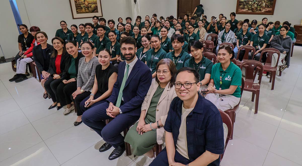 Argentine Consul Leads “Closing the Gap” Talk at DLSU-D