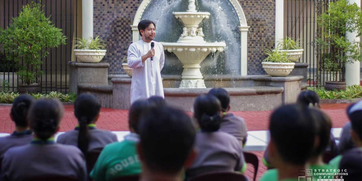 A Simple Tribute to the Silent Heroes of DLSU-D A Simple Tribute to the Silent Heroes of DLSU-D