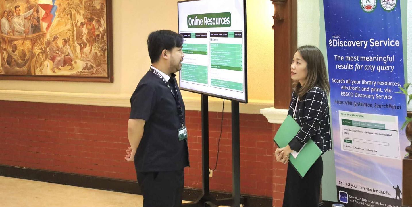 Br. President Visits University Library 