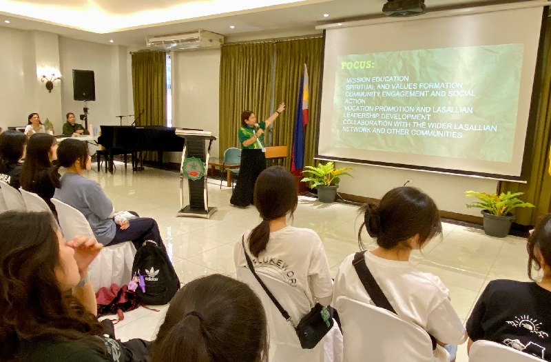 DLSU-D Welcomes Korean Students for Campus Visit   