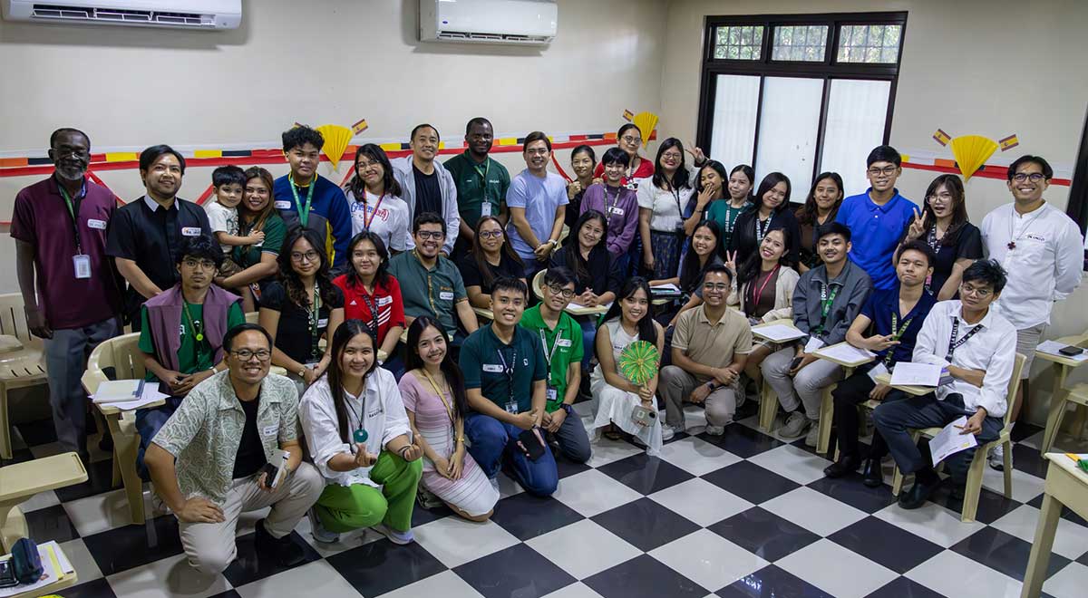 Br. Eduardo Leads Spanish Class at DLSU-D