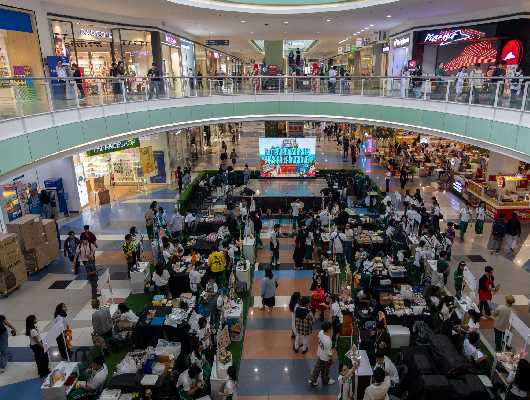 DLSU-D SHS Holds Bazaar De Carnival at SM Dasmariñas 